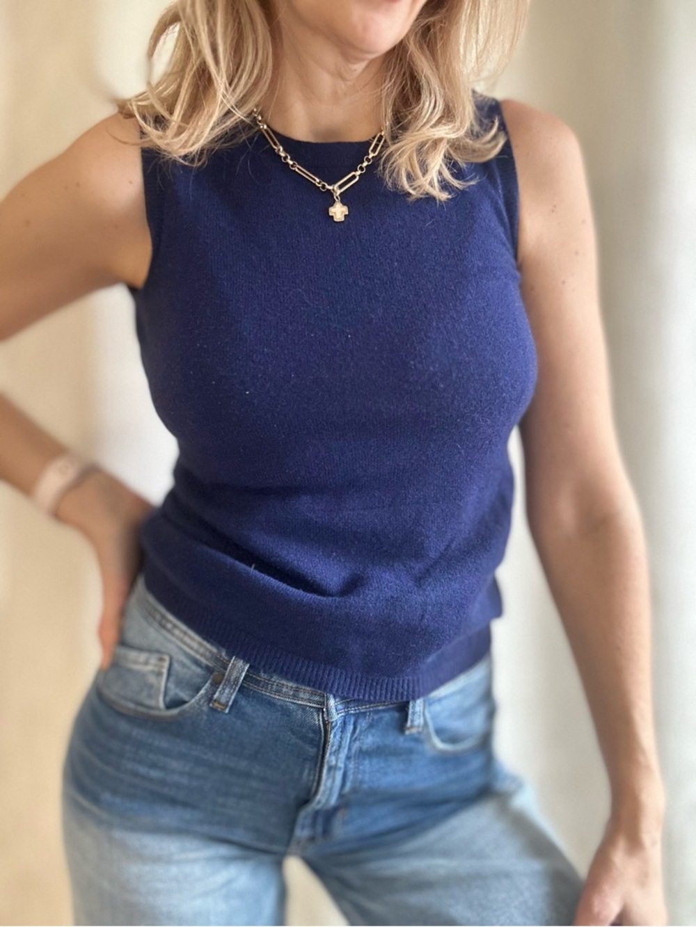 Holt Renfrew Sleeveless Knit Tank Top in Navy 100% cashmere-S